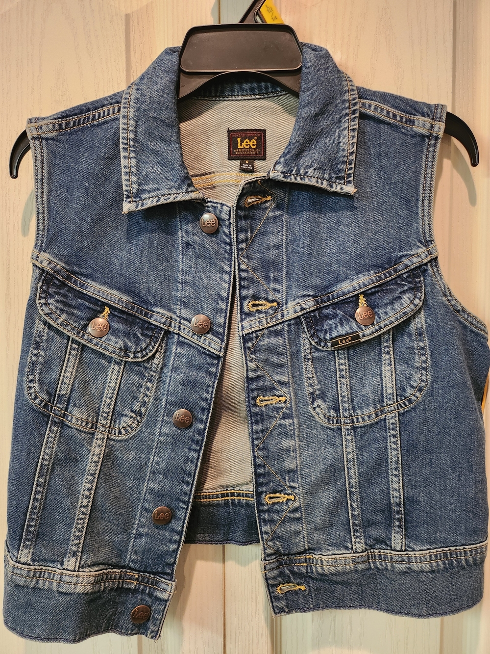 1028. NWT Lee Womens Blue Denim Vest